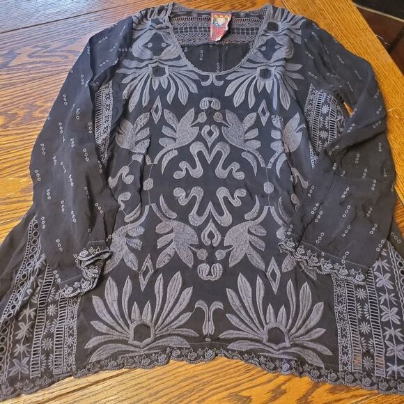 Johnny Was embroidered  shark bite black tunic XS - Picture 3 of 6